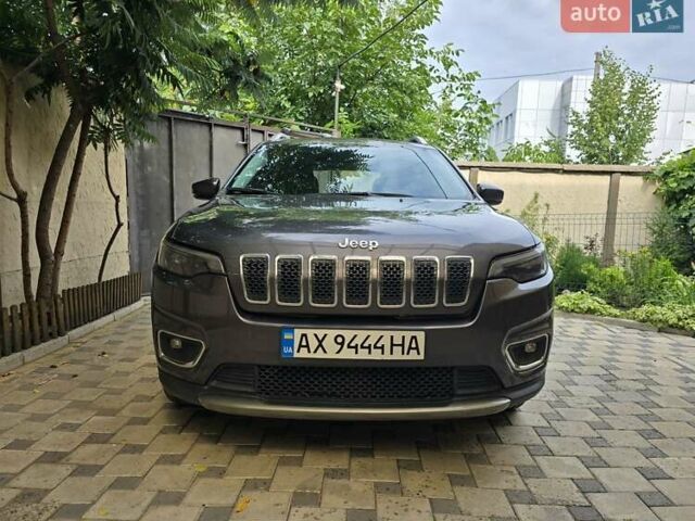 Серый Джип Чероки, объемом двигателя 2.4 л и пробегом 113 тыс. км за 15999 $, фото 1 на Automoto.ua