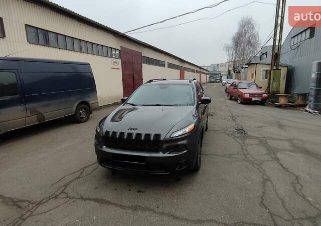 Серый Джип Чероки, объемом двигателя 2.36 л и пробегом 115 тыс. км за 14000 $, фото 1 на Automoto.ua