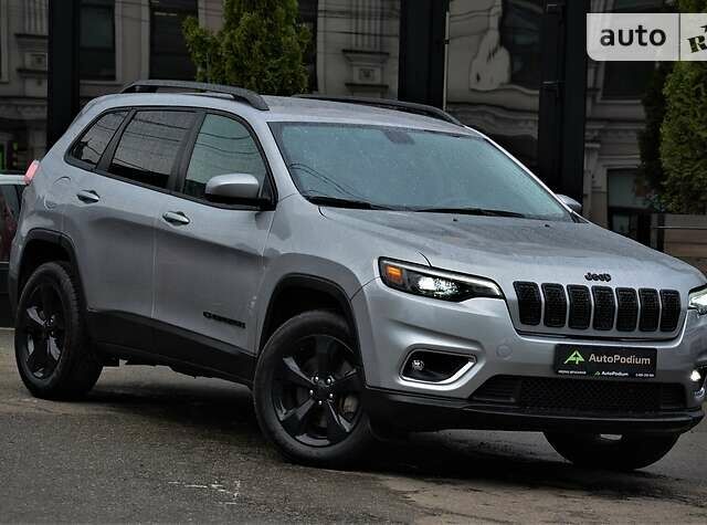 Сірий Джип Cherokee, об'ємом двигуна 3.2 л та пробігом 69 тис. км за 20999 $, фото 1 на Automoto.ua