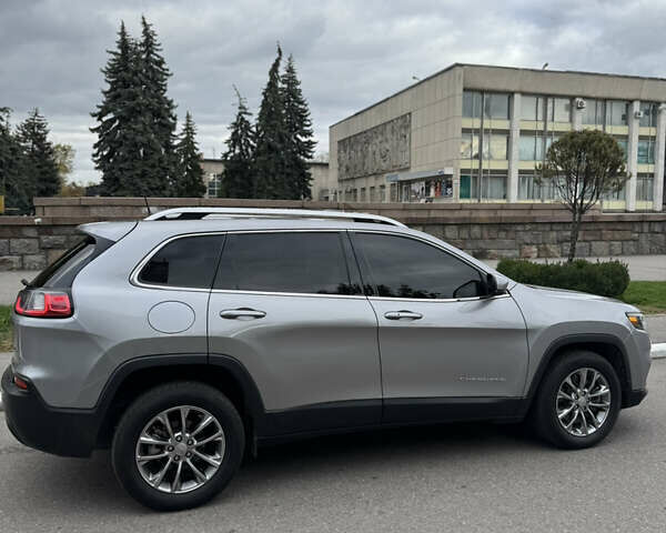 Серый Джип Чероки, объемом двигателя 2.36 л и пробегом 128 тыс. км за 18200 $, фото 1 на Automoto.ua