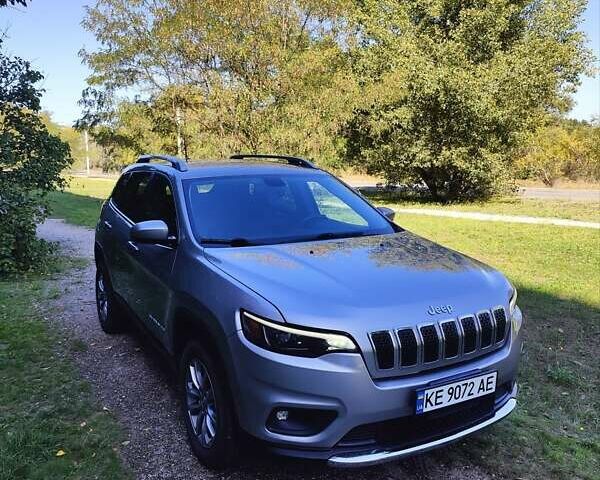 Серый Джип Чероки, объемом двигателя 1.99 л и пробегом 101 тыс. км за 19000 $, фото 1 на Automoto.ua