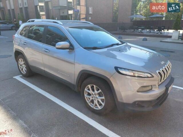 Сірий Джип Cherokee, об'ємом двигуна 2.36 л та пробігом 100 тис. км за 17999 $, фото 1 на Automoto.ua