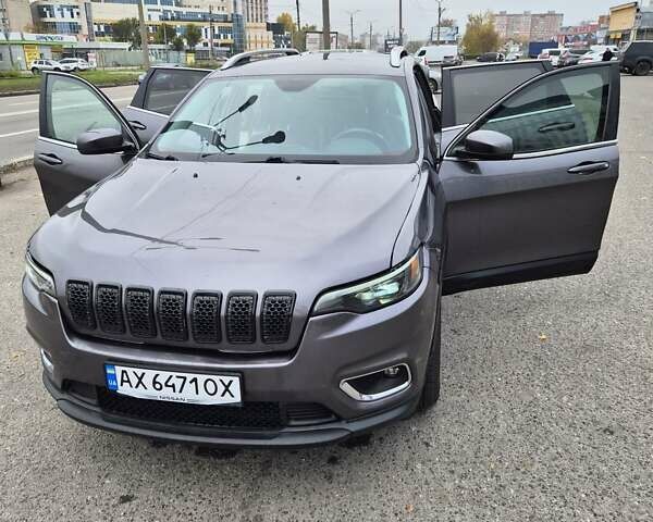 Серый Джип Чероки, объемом двигателя 3.24 л и пробегом 182 тыс. км за 15600 $, фото 1 на Automoto.ua