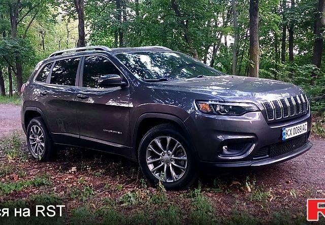 Серый Джип Чероки, объемом двигателя 2.4 л и пробегом 156 тыс. км за 17195 $, фото 1 на Automoto.ua