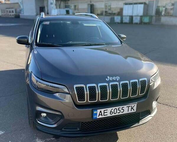 Сірий Джип Cherokee, об'ємом двигуна 2 л та пробігом 76 тис. км за 14900 $, фото 1 на Automoto.ua