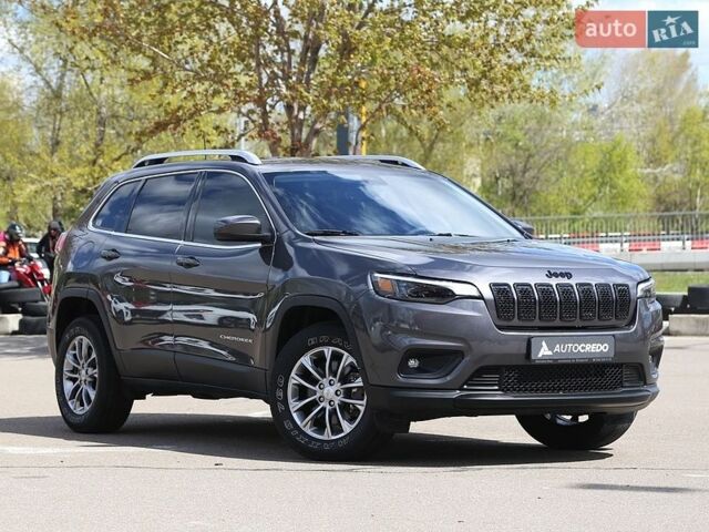 Серый Джип Чероки, объемом двигателя 2 л и пробегом 135 тыс. км за 17800 $, фото 1 на Automoto.ua