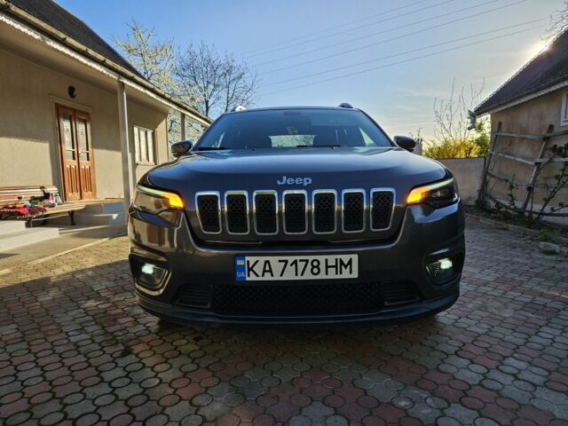 Сірий Джип Cherokee, об'ємом двигуна 0.24 л та пробігом 26 тис. км за 17900 $, фото 1 на Automoto.ua