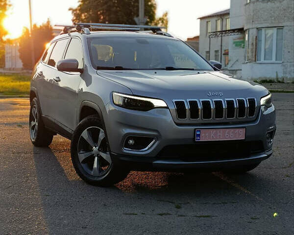 Серый Джип Чероки, объемом двигателя 3.2 л и пробегом 234 тыс. км за 15499 $, фото 1 на Automoto.ua