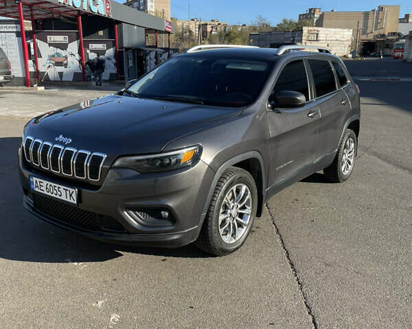 Сірий Джип Cherokee, об'ємом двигуна 2 л та пробігом 73 тис. км за 20000 $, фото 1 на Automoto.ua