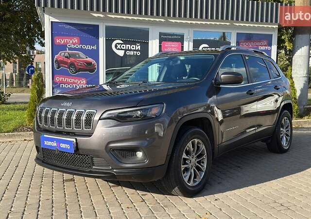 Сірий Джип Cherokee, об'ємом двигуна 1.99 л та пробігом 117 тис. км за 17500 $, фото 1 на Automoto.ua