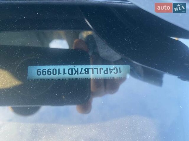 Серый Джип Чероки, объемом двигателя 2.36 л и пробегом 100 тыс. км за 18000 $, фото 1 на Automoto.ua