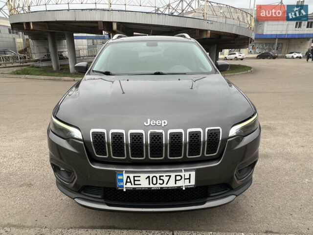 Сірий Джип Cherokee, об'ємом двигуна 2.36 л та пробігом 147 тис. км за 16890 $, фото 1 на Automoto.ua