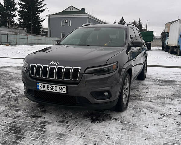 Серый Джип Чероки, объемом двигателя 2.36 л и пробегом 177 тыс. км за 16200 $, фото 1 на Automoto.ua