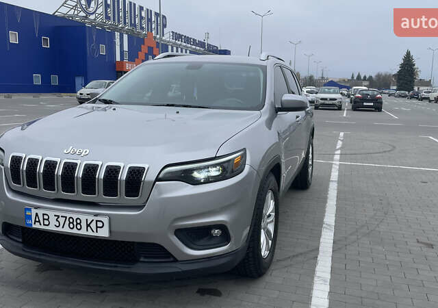 Серый Джип Чероки, объемом двигателя 2.36 л и пробегом 198 тыс. км за 16255 $, фото 1 на Automoto.ua