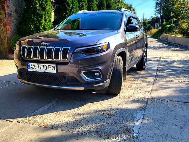 Сірий Джип Cherokee, об'ємом двигуна 2.4 л та пробігом 100 тис. км за 17699 $, фото 1 на Automoto.ua