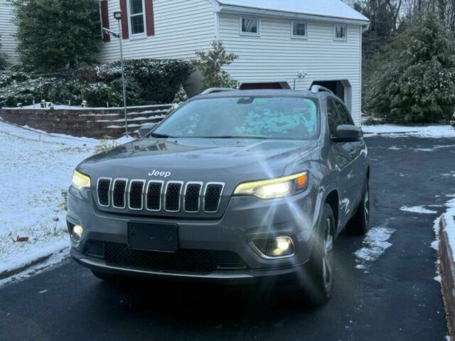 Серый Джип Чероки, объемом двигателя 3.2 л и пробегом 33 тыс. км за 7500 $, фото 1 на Automoto.ua