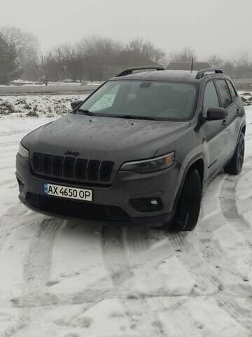 Сірий Джип Cherokee, об'ємом двигуна 2.36 л та пробігом 85 тис. км за 19500 $, фото 1 на Automoto.ua