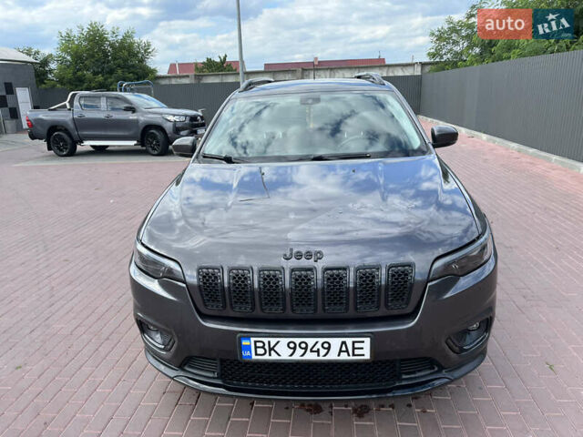 Сірий Джип Cherokee, об'ємом двигуна 2.36 л та пробігом 167 тис. км за 16500 $, фото 1 на Automoto.ua