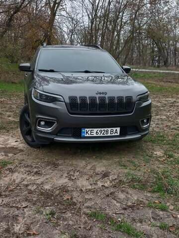 Серый Джип Чероки, объемом двигателя 2.36 л и пробегом 118 тыс. км за 16500 $, фото 1 на Automoto.ua