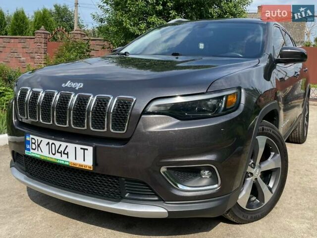 Сірий Джип Cherokee, об'ємом двигуна 2.36 л та пробігом 98 тис. км за 18500 $, фото 1 на Automoto.ua