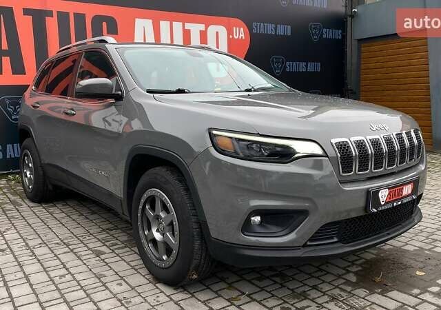 Сірий Джип Cherokee, об'ємом двигуна 3.24 л та пробігом 125 тис. км за 19000 $, фото 1 на Automoto.ua