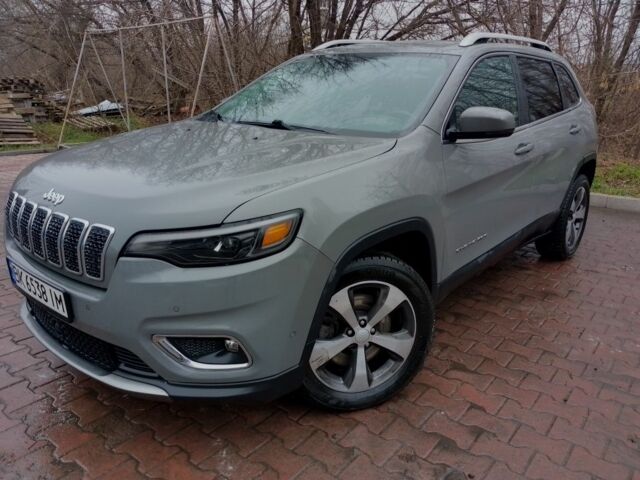 Серый Джип Чероки, объемом двигателя 2.4 л и пробегом 111 тыс. км за 17300 $, фото 1 на Automoto.ua