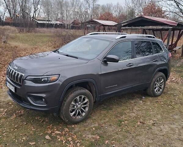 Серый Джип Чероки, объемом двигателя 2.36 л и пробегом 133 тыс. км за 18300 $, фото 1 на Automoto.ua