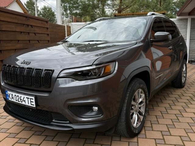 Сірий Джип Cherokee, об'ємом двигуна 2 л та пробігом 136 тис. км за 15600 $, фото 1 на Automoto.ua