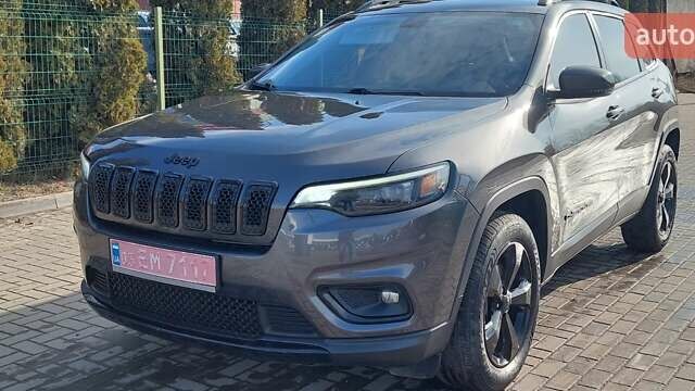 Серый Джип Чероки, объемом двигателя 2.36 л и пробегом 140 тыс. км за 15900 $, фото 1 на Automoto.ua