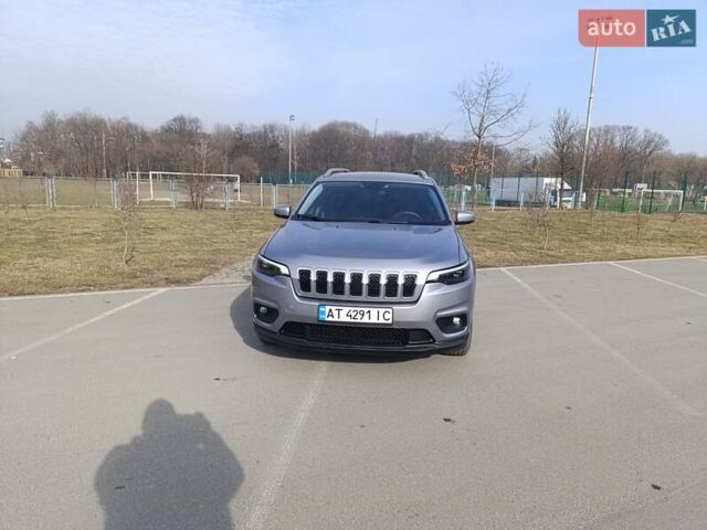 Серый Джип Чероки, объемом двигателя 2.36 л и пробегом 107 тыс. км за 15100 $, фото 1 на Automoto.ua