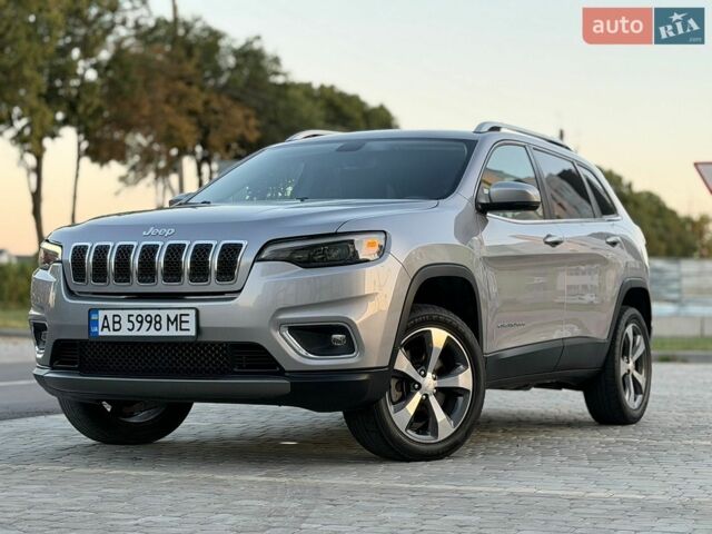 Сірий Джип Cherokee, об'ємом двигуна 2.4 л та пробігом 152 тис. км за 17555 $, фото 1 на Automoto.ua