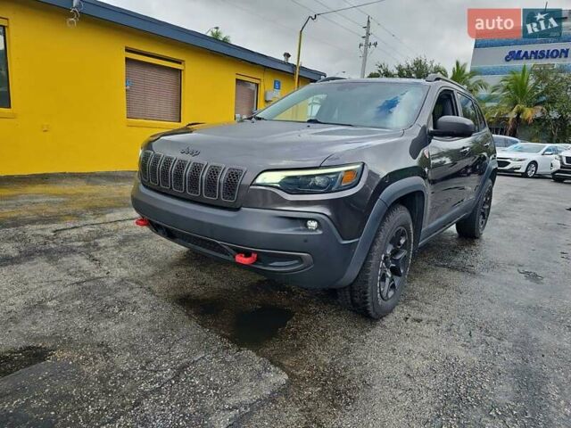 Серый Джип Чероки, объемом двигателя 3.2 л и пробегом 111 тыс. км за 4000 $, фото 1 на Automoto.ua