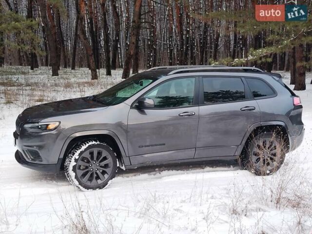 Серый Джип Чероки, объемом двигателя 3.24 л и пробегом 105 тыс. км за 18000 $, фото 1 на Automoto.ua