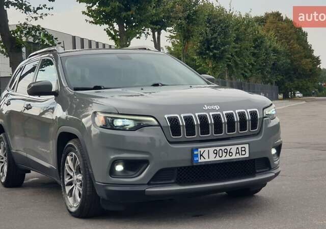 Серый Джип Чероки, объемом двигателя 3.24 л и пробегом 61 тыс. км за 19000 $, фото 1 на Automoto.ua