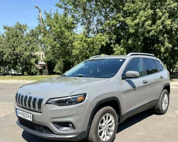 Серый Джип Чероки, объемом двигателя 3.24 л и пробегом 92 тыс. км за 15000 $, фото 1 на Automoto.ua