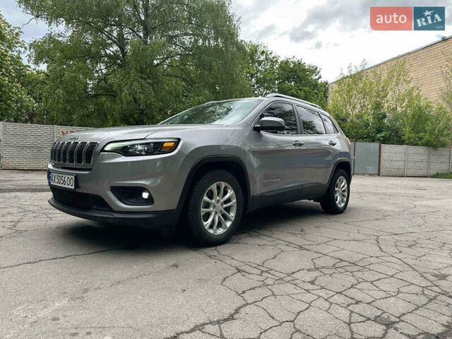 Серый Джип Чероки, объемом двигателя 2.36 л и пробегом 139 тыс. км за 16600 $, фото 1 на Automoto.ua