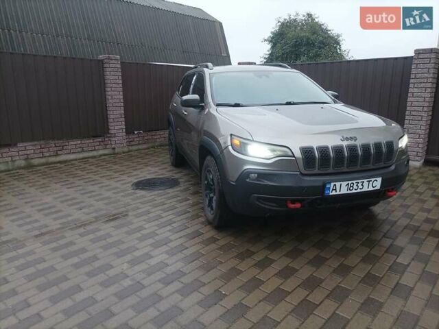 Сірий Джип Cherokee, об'ємом двигуна 3.24 л та пробігом 630 тис. км за 18700 $, фото 1 на Automoto.ua