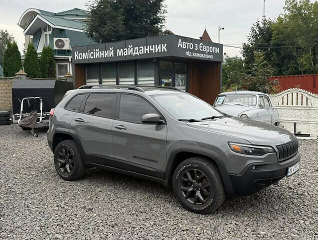 Сірий Джип Cherokee, об'ємом двигуна 3.2 л та пробігом 121 тис. км за 18500 $, фото 1 на Automoto.ua