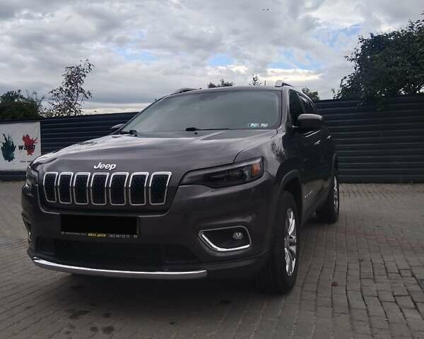 Сірий Джип Cherokee, об'ємом двигуна 3.24 л та пробігом 73 тис. км за 18100 $, фото 1 на Automoto.ua