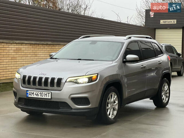 Серый Джип Чероки, объемом двигателя 2.36 л и пробегом 98 тыс. км за 15700 $, фото 1 на Automoto.ua
