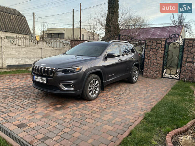 Серый Джип Чероки, объемом двигателя 2.36 л и пробегом 138 тыс. км за 15300 $, фото 1 на Automoto.ua