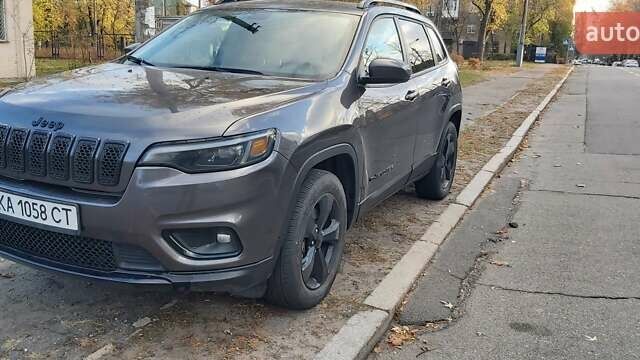 Сірий Джип Cherokee, об'ємом двигуна 3.24 л та пробігом 65 тис. км за 23200 $, фото 1 на Automoto.ua