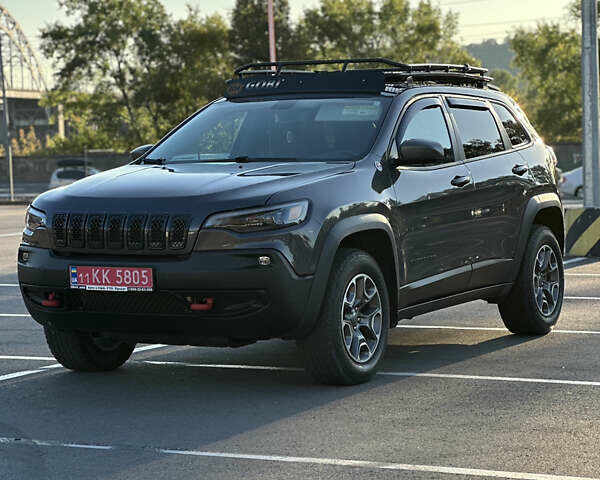 Сірий Джип Cherokee, об'ємом двигуна 3.24 л та пробігом 111 тис. км за 19700 $, фото 1 на Automoto.ua