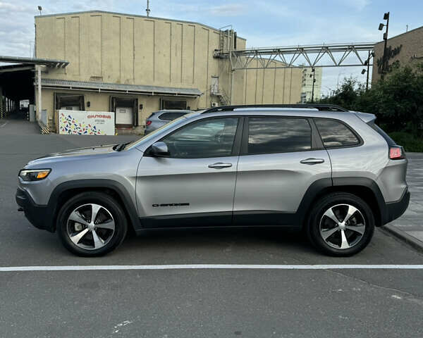 Сірий Джип Cherokee, об'ємом двигуна 3.24 л та пробігом 73 тис. км за 22500 $, фото 1 на Automoto.ua