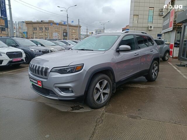 Сірий Джип Cherokee, об'ємом двигуна 3.2 л та пробігом 160 тис. км за 19990 $, фото 1 на Automoto.ua