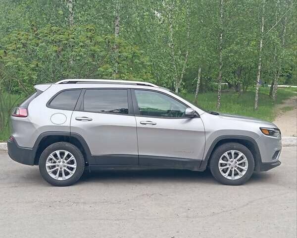 Сірий Джип Cherokee, об'ємом двигуна 2.36 л та пробігом 128 тис. км за 16000 $, фото 1 на Automoto.ua