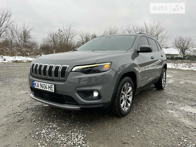 Сірий Джип Cherokee, об'ємом двигуна 3.2 л та пробігом 21 тис. км за 21000 $, фото 1 на Automoto.ua