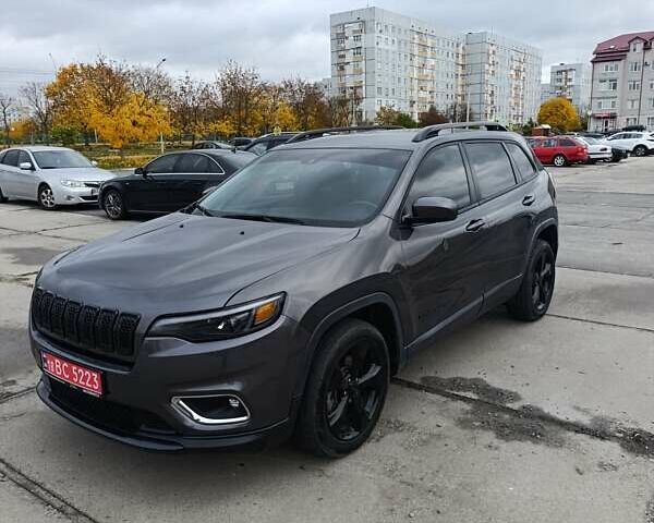 Серый Джип Чероки, объемом двигателя 0 л и пробегом 113 тыс. км за 15000 $, фото 1 на Automoto.ua