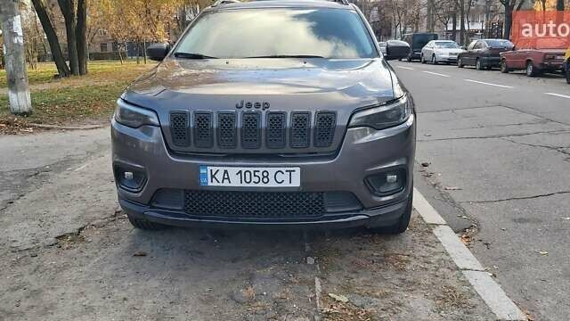 Серый Джип Чероки, объемом двигателя 3.24 л и пробегом 63 тыс. км за 21900 $, фото 1 на Automoto.ua