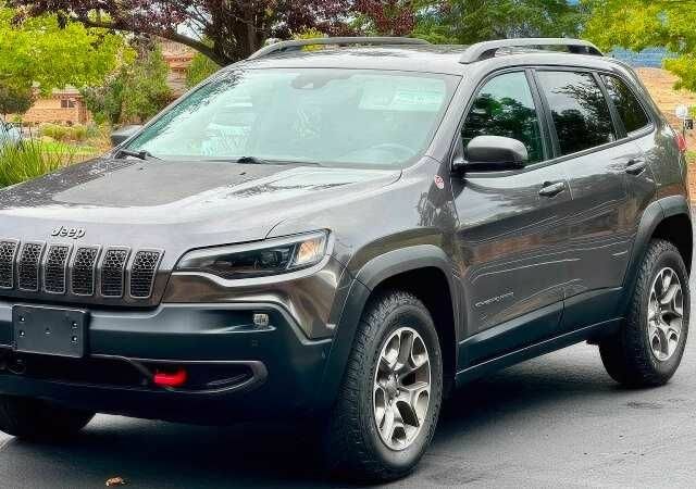 Сірий Джип Cherokee, об'ємом двигуна 3.2 л та пробігом 56 тис. км за 5900 $, фото 1 на Automoto.ua
